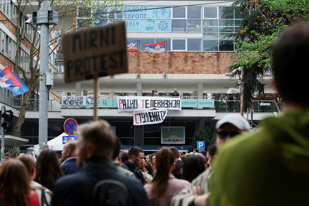 Students Block RTS for Seventh Consecutive Night in Belgrade Amid ...