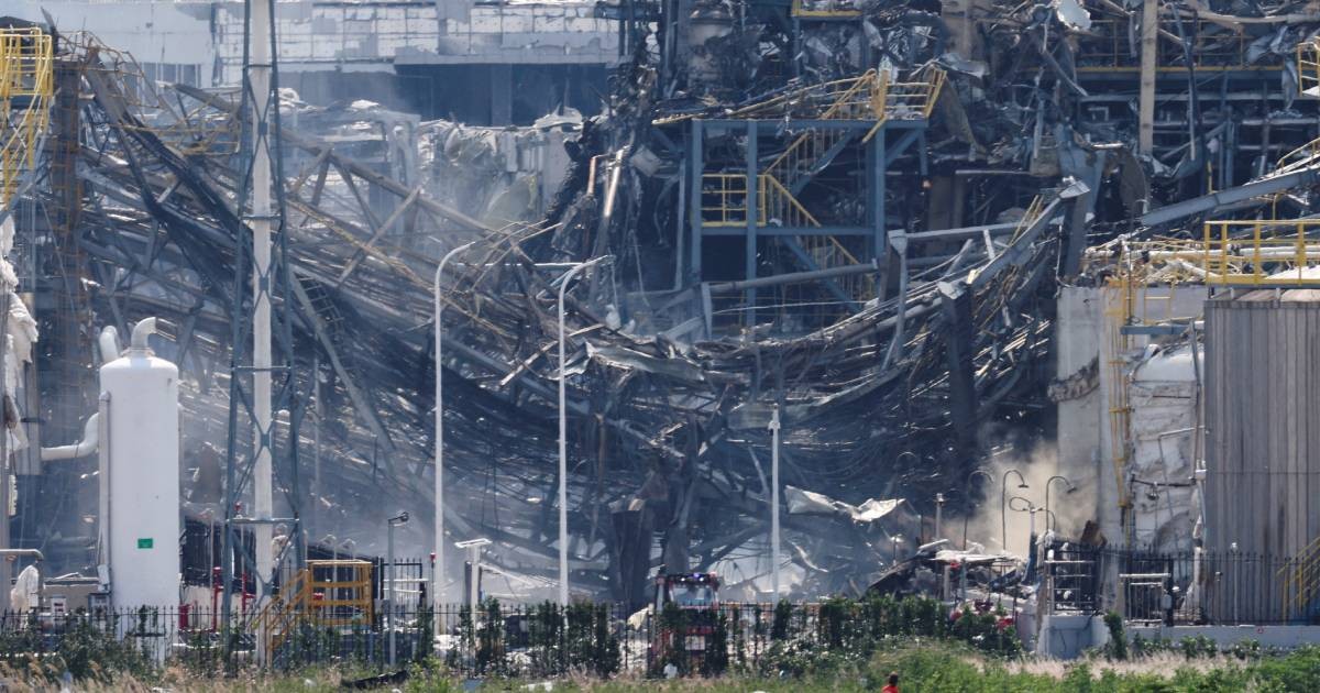 Smoke Still Rising One Day After Deadly China Chemical Plant Blast ...