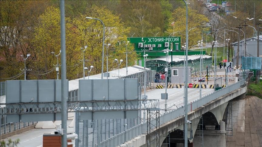 Estonia Completes 110 Kilometers of Border Fence Along Russia Frontier ...