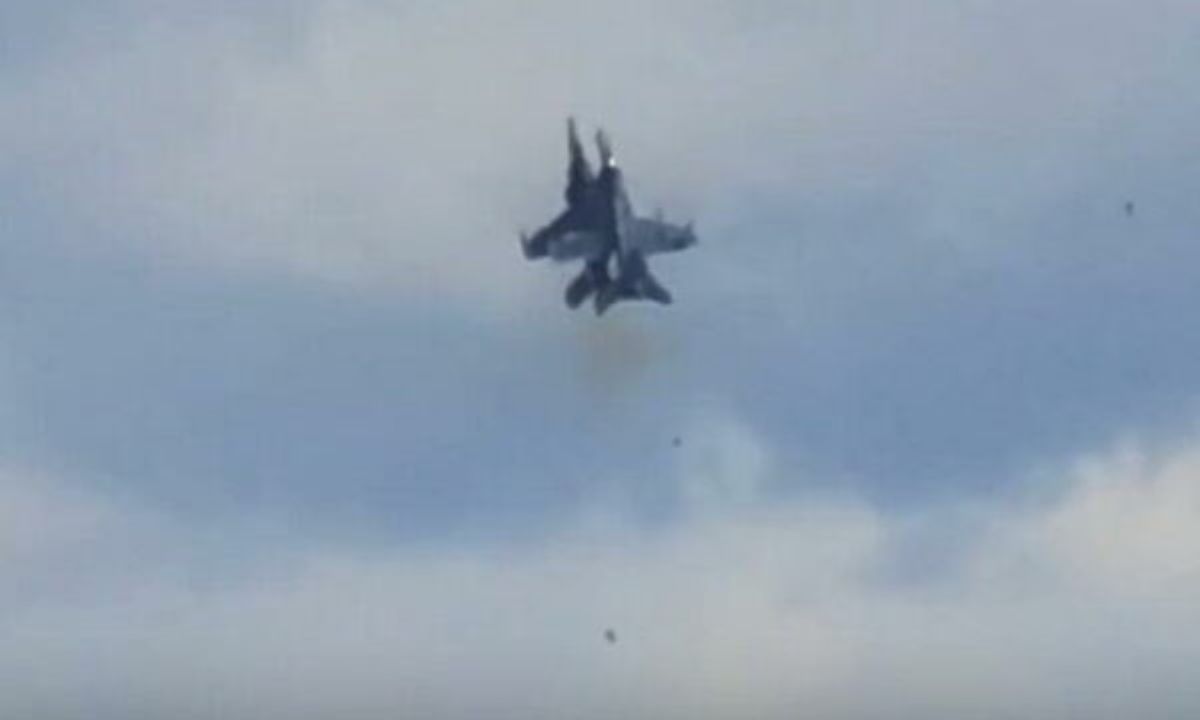 Midair Collision at Idaho Air Show: Two U.S. Navy Electronic Warfare ...